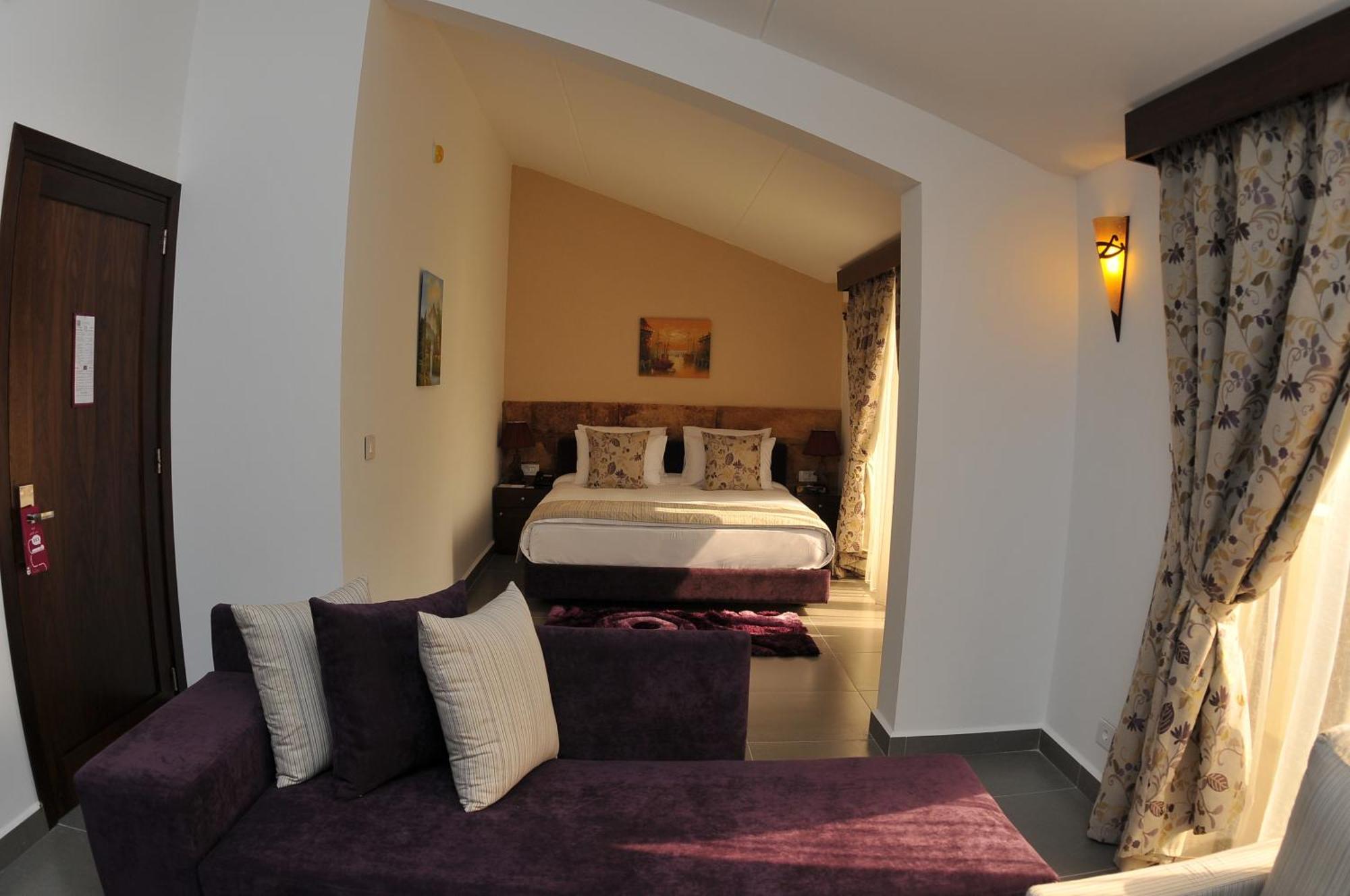 Monoberge Hotel Byblos Værelse billede