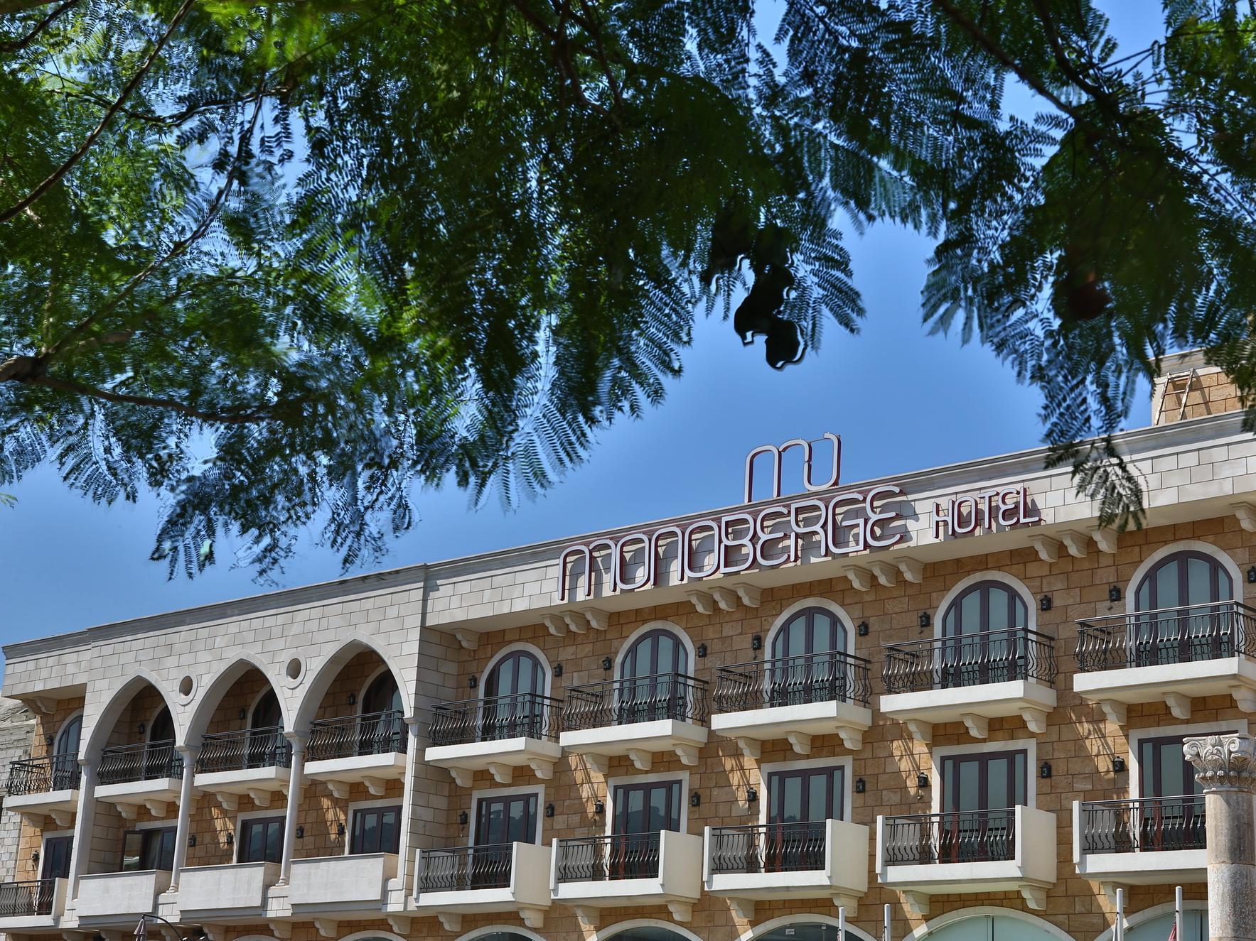 Monoberge Hotel Byblos Eksteriør billede