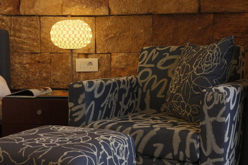 Monoberge Hotel Byblos Eksteriør billede