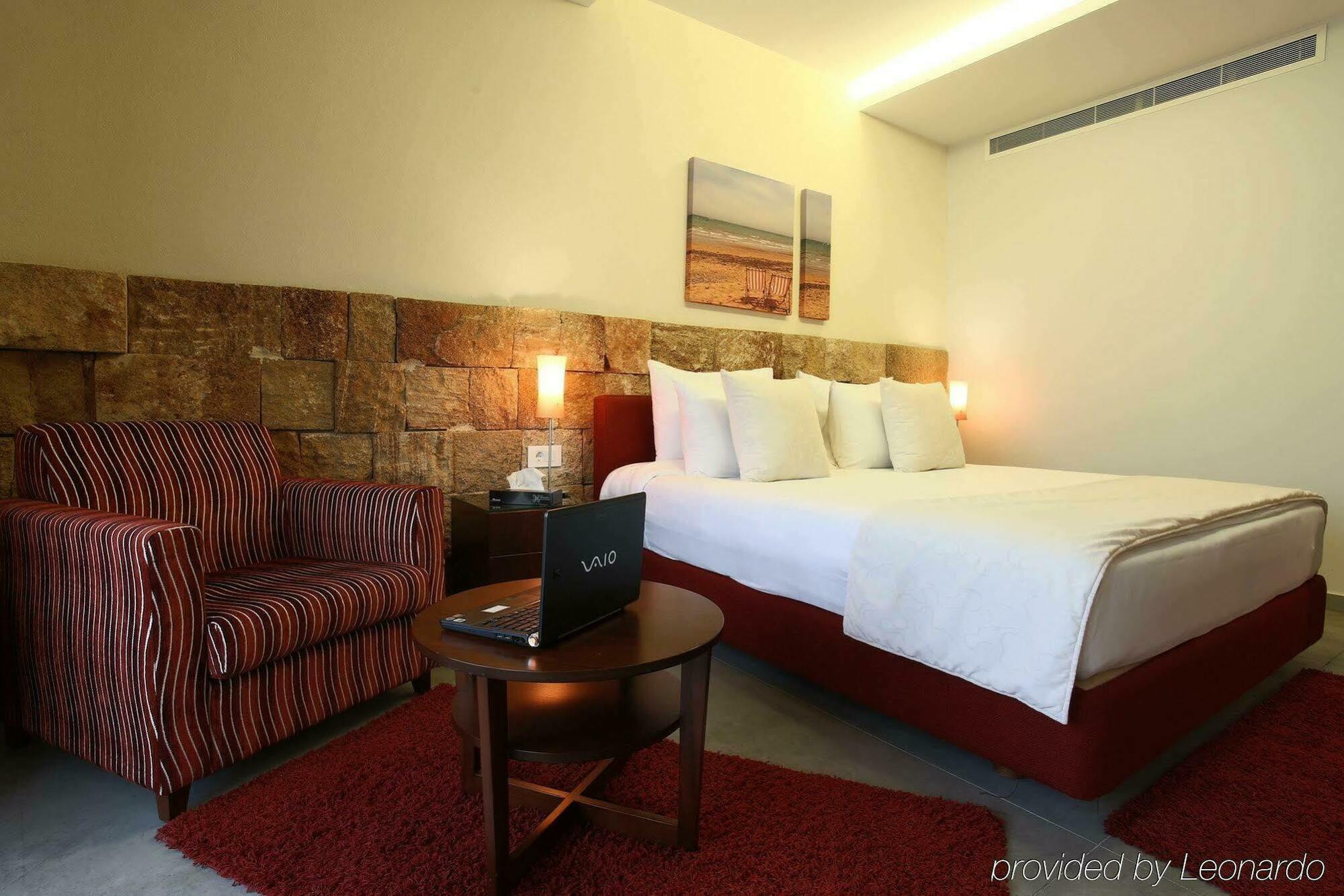 Monoberge Hotel Byblos Eksteriør billede